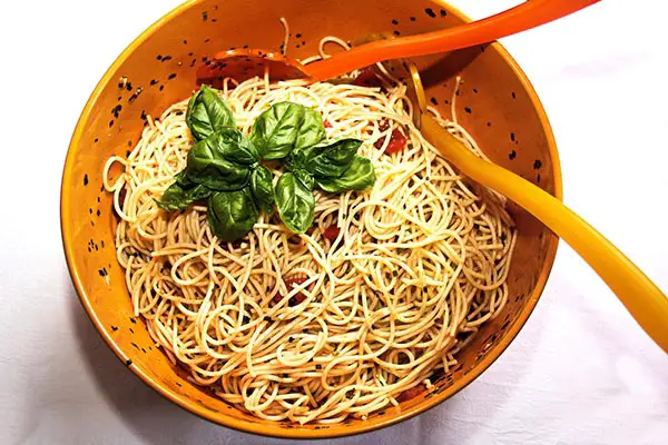 Chili-Noodles-with-Basil